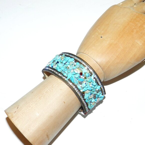 Wide Turquoise Bracelet With Magnetic Closure - Picture 1 of 13